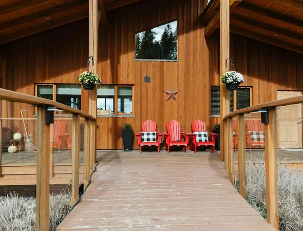 Myra Canyon Lodge + Ranch hotel detail image 3