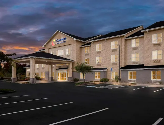 Comfort Inn & Suites Creswell hotel detail image 2