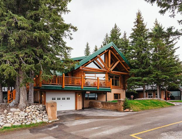Overlander Mountain Lodge hotel detail image 3