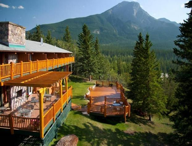 Overlander Mountain Lodge hotel detail image 4