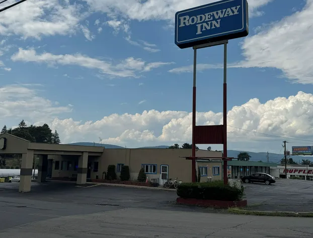 Rodeway Inn Dunmore hotel detail image 1