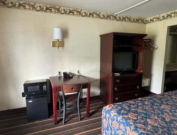 Rodeway Inn Dunmore hotel detail image 4