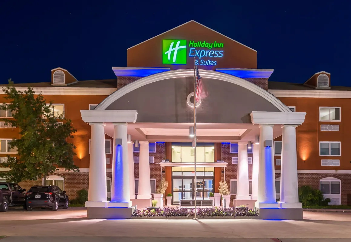 Holiday Inn Express Hotel & Suites Elgin by IHG hotel hero