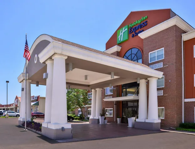Holiday Inn Express Hotel & Suites Elgin by IHG hotel detail image 4