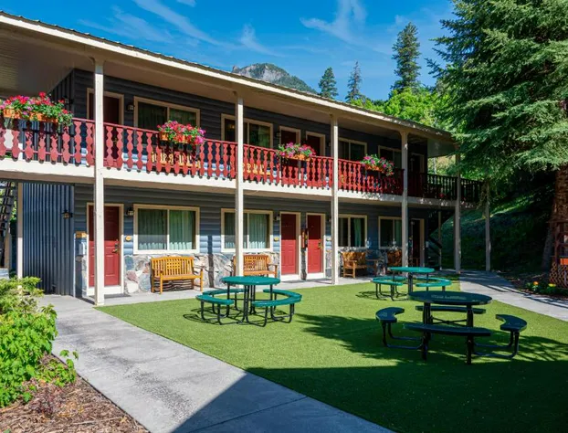 Box Canyon Lodge And Hot Springs hotel detail image 1