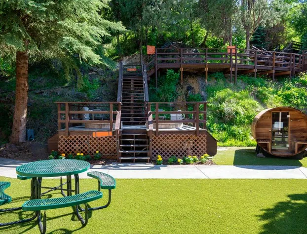 Box Canyon Lodge And Hot Springs hotel detail image 3