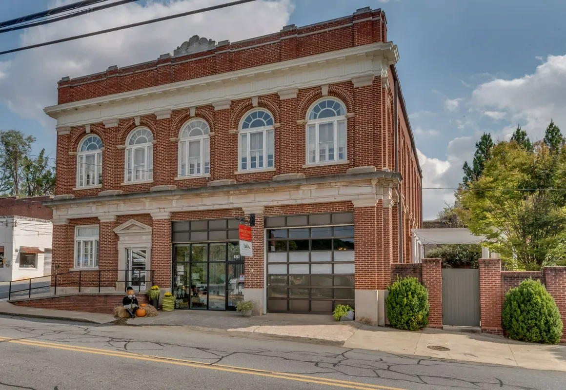 The Firehouse Inn hotel hero