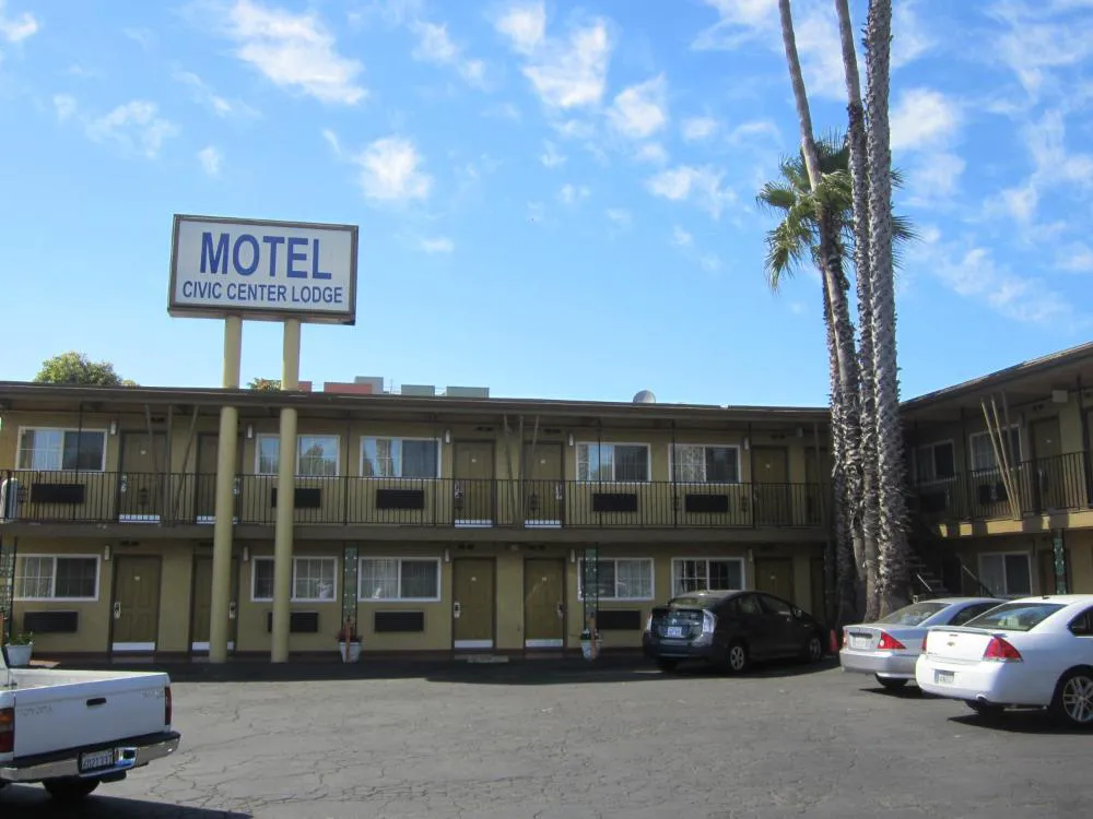 Civic Center Lodge hotel hero