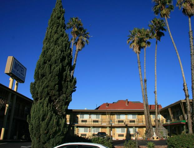 Civic Center Lodge hotel detail image 4