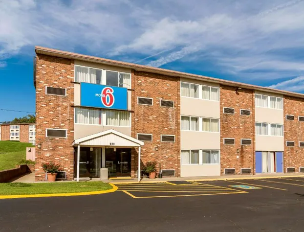 Motel 6 New Stanton, PA hotel detail image 2