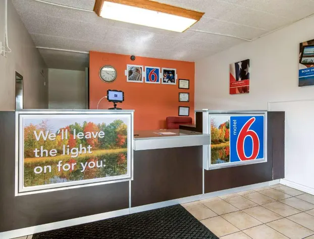 Motel 6 New Stanton, PA hotel detail image 1