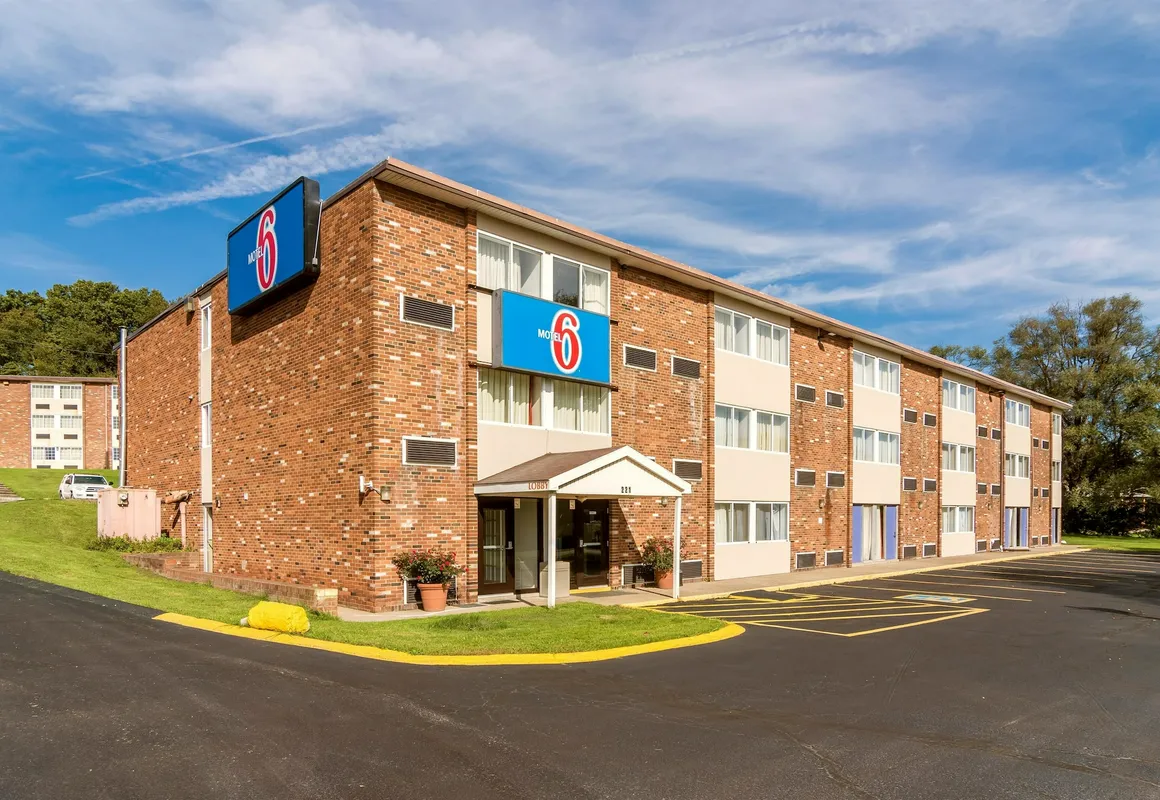 Motel 6 New Stanton, PA hotel hero