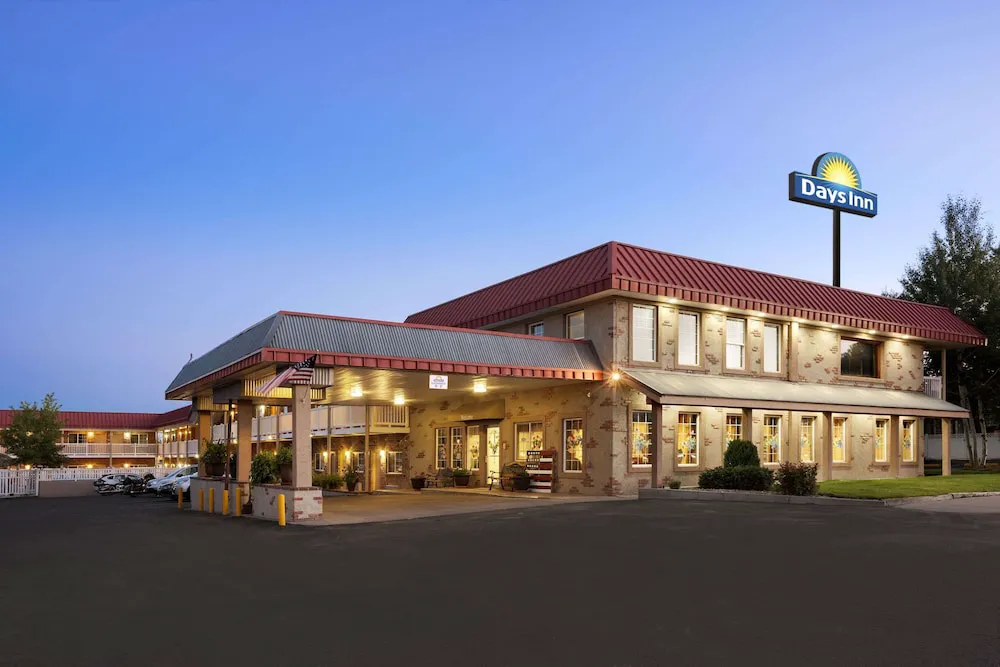 Days Inn by Wyndham Montrose hotel hero