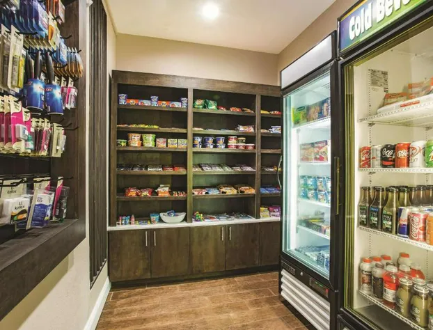 La Quinta Inn & Suites by Wyndham Russellville hotel detail image 2