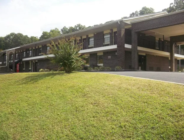 Lakeside Inn hotel detail image 1