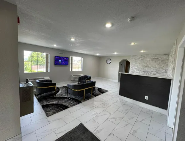 Lakeside Inn hotel detail image 4