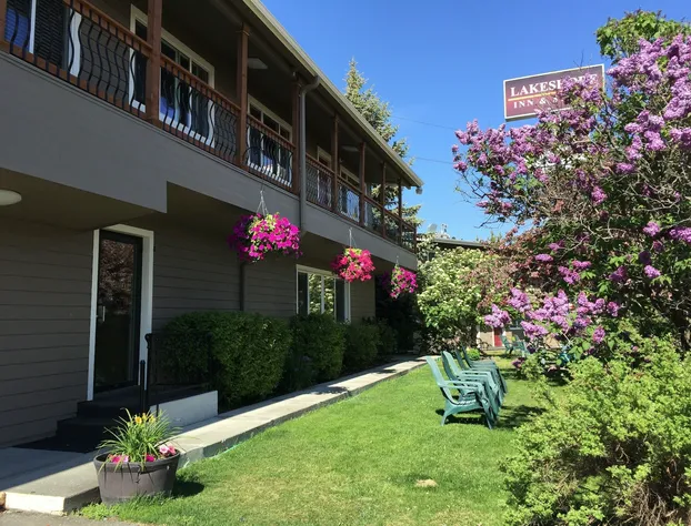 Lakeshore Inn & Suites hotel detail image 1