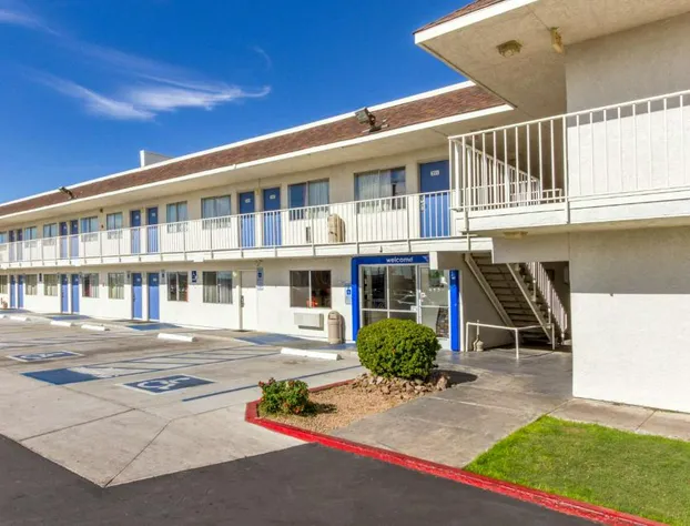 Motel 6 Phoenix North - Bell Road hotel detail image 1