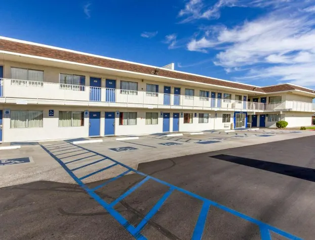 Motel 6 Phoenix North - Bell Road hotel detail image 3