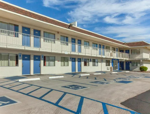 Motel 6 Phoenix North - Bell Road hotel detail image 4
