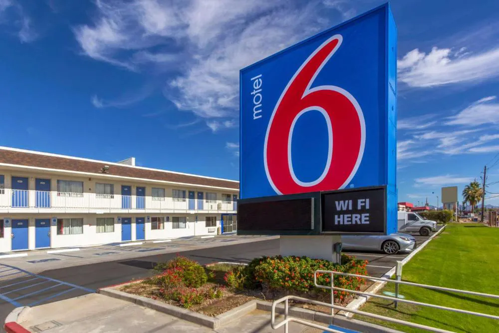 Motel 6 Phoenix North - Bell Road hotel hero