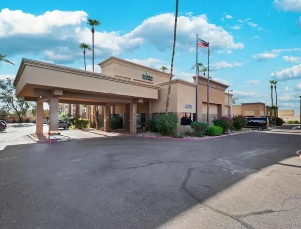 GreenTree Inn & Suites Phoenix Sky Harbor hotel detail image 1