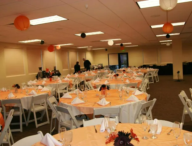 GreenTree Inn & Suites Phoenix Sky Harbor hotel detail image 4