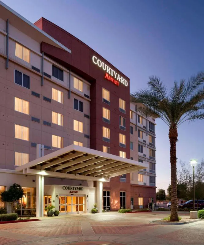 Courtyard Phoenix Chandler/Fashion Center hotel hero