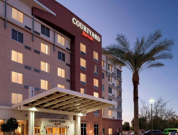 Courtyard Phoenix Chandler/Fashion Center hotel detail image 1
