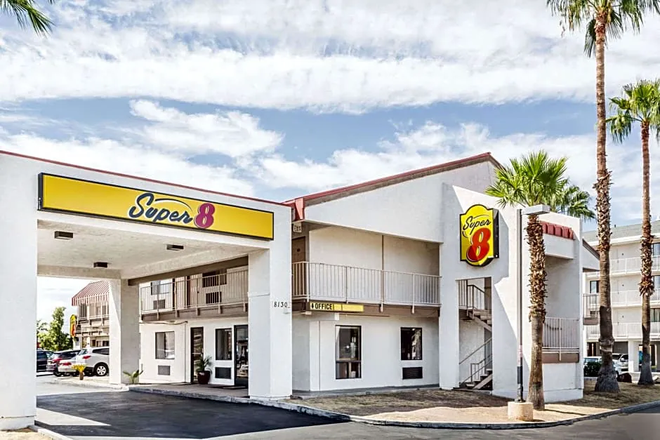 Super 8 by Wyndham Phoenix Metro North hotel hero