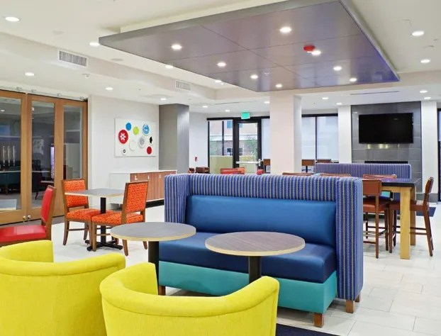 Holiday Inn Express Hotel & Suites Phoenix North Scottsdale by IHG hotel detail image 4