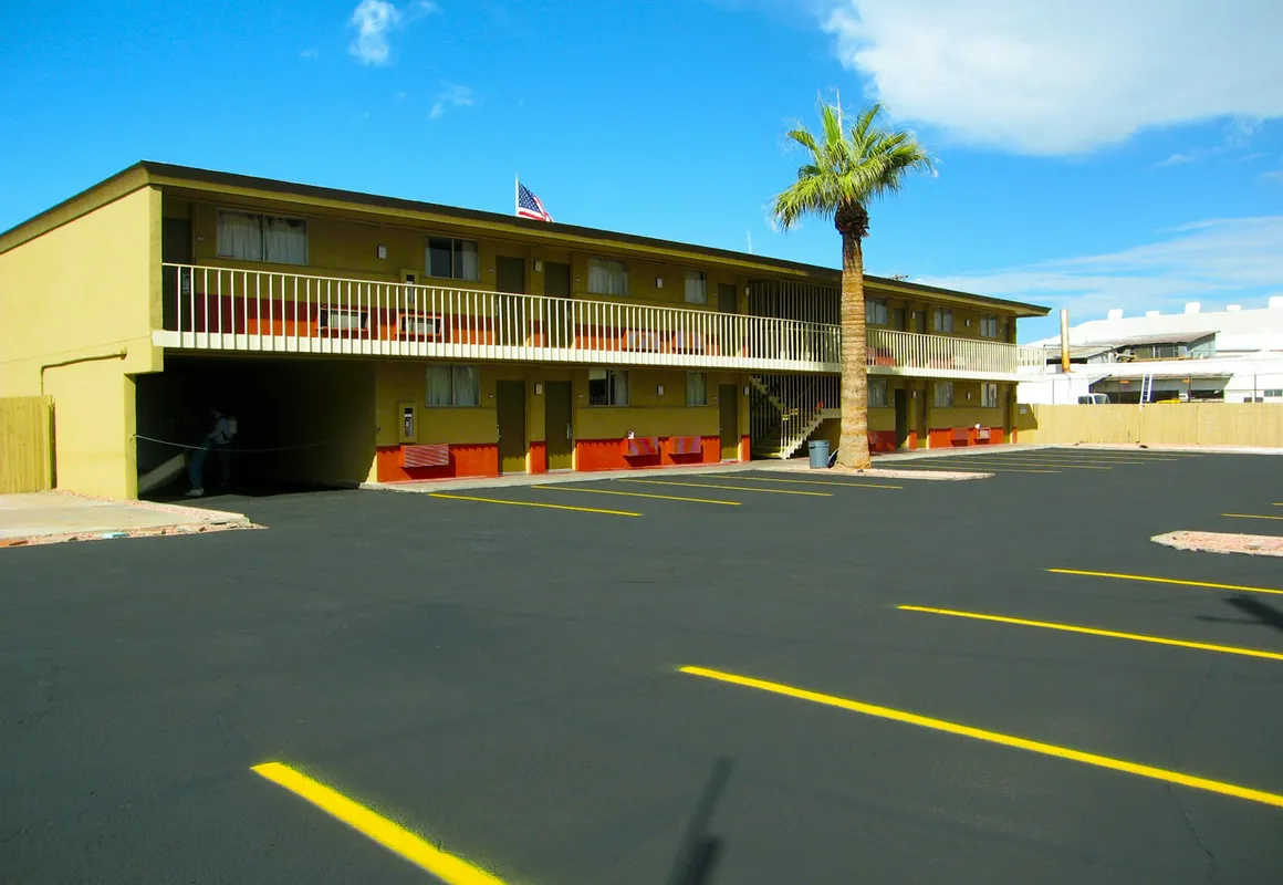 Travelodge by Wyndham Phoenix Downtown hotel hero