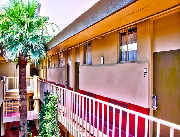 Travelodge by Wyndham Phoenix Downtown hotel detail image 3