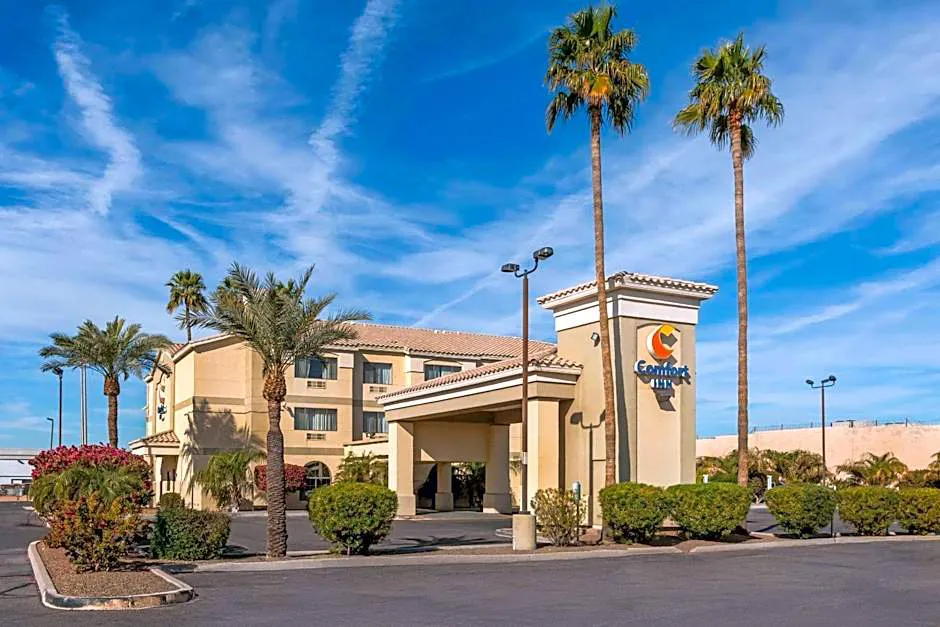 Comfort Inn West Phoenix at 27th Ave and I-I0 hotel hero