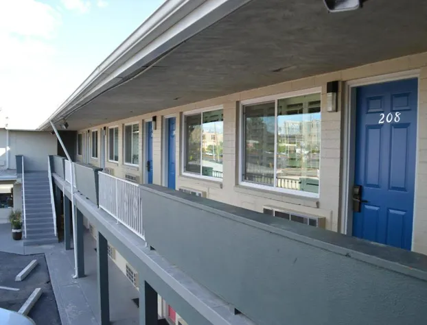 University Inn Tempe hotel detail image 3