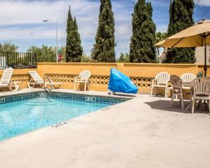 Econo Lodge University hotel detail image 3