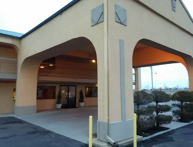 Deerfield Inn hotel detail image 2