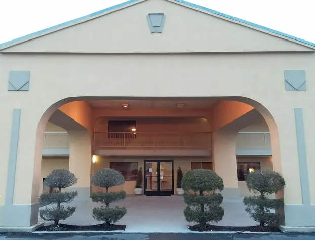 Deerfield Inn hotel detail image 3