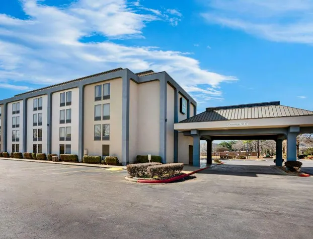 Quality Inn & Suites North Little Rock hotel detail image 4