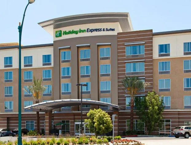 Holiday Inn Express & Suites Anaheim Resort Area by IHG hotel detail image 2