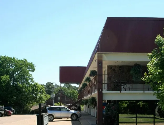 Statue Road Inn hotel detail image 1