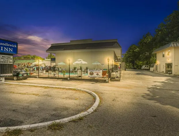 Candlewick Inn hotel detail image 1
