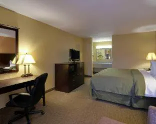 Quality Inn Russellville I-40 hotel detail image 4