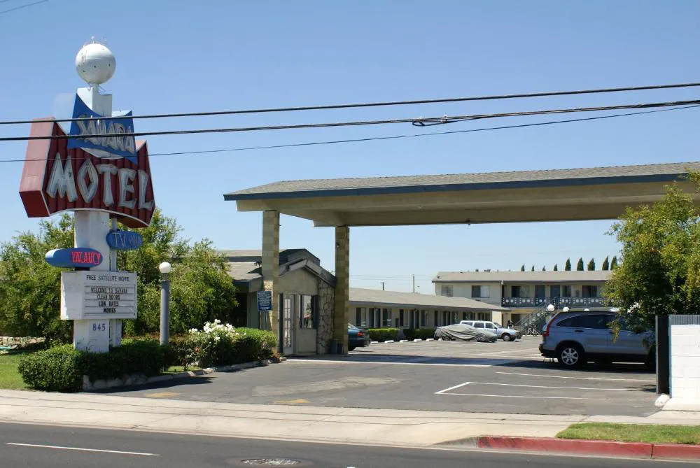 Sahara Motel hotel hero