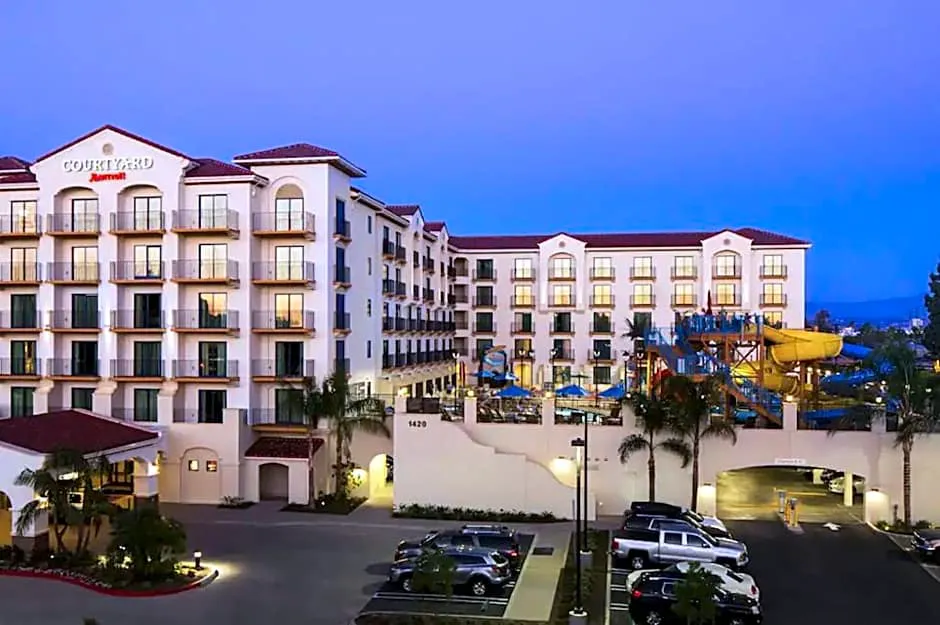 Courtyard by Marriott Anaheim Theme Park Entrance hotel hero