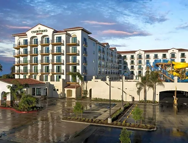 Courtyard by Marriott Anaheim Theme Park Entrance hotel detail image 1