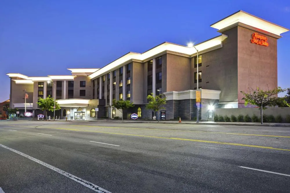 Hampton Inn & Suites Los Angeles Burbank Airport hotel hero