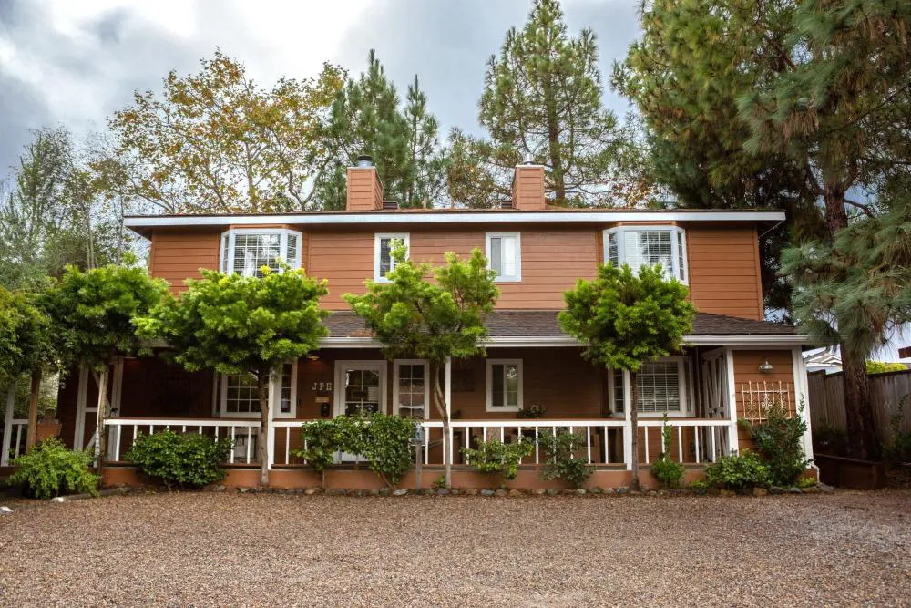 J Patrick Inn hotel hero