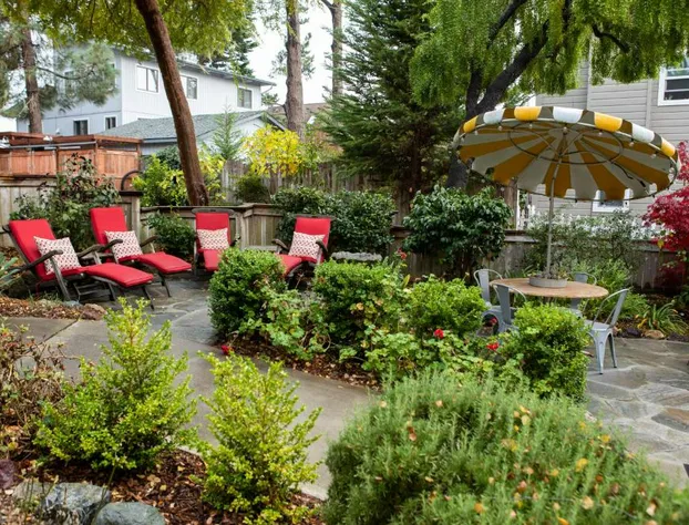 J Patrick Inn hotel detail image 2