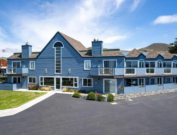 Shoreline Inn...on the beach hotel detail image 2